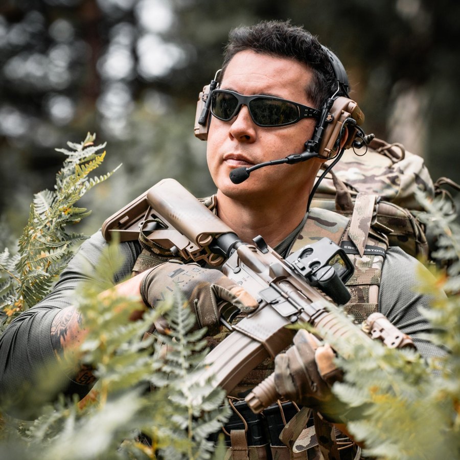 Что означают маркировки Z87+ и MIL-PRF-32432A на защитных очках — изображение 1