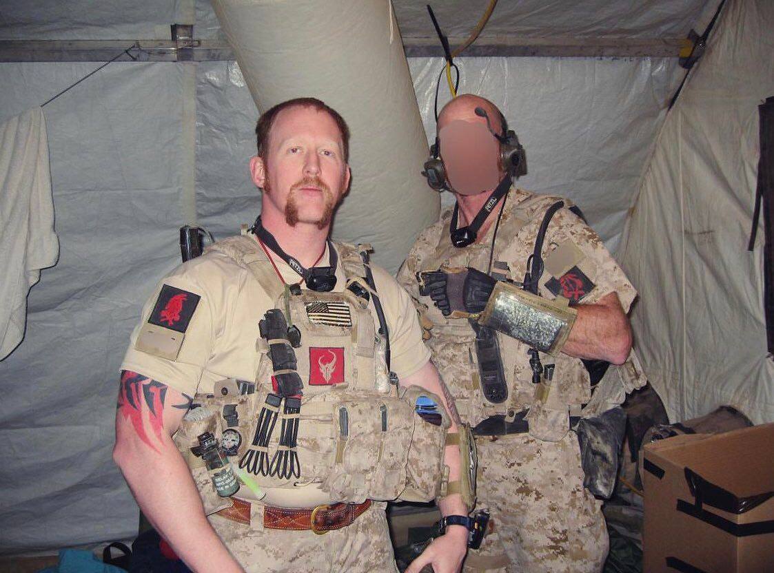 Petzl для военных: фонари, перчатки и снаряжение для полевых задач — изображение 1