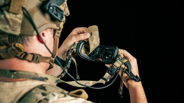 ADAPTIV Defense F.L.I.: крепление FPV-очков к шлему — изображение 1